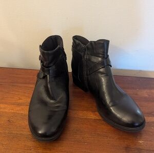 Baretraps Boots Womens 11 M Yadda Ankle Boots Flats Buckle Side Zipper Black